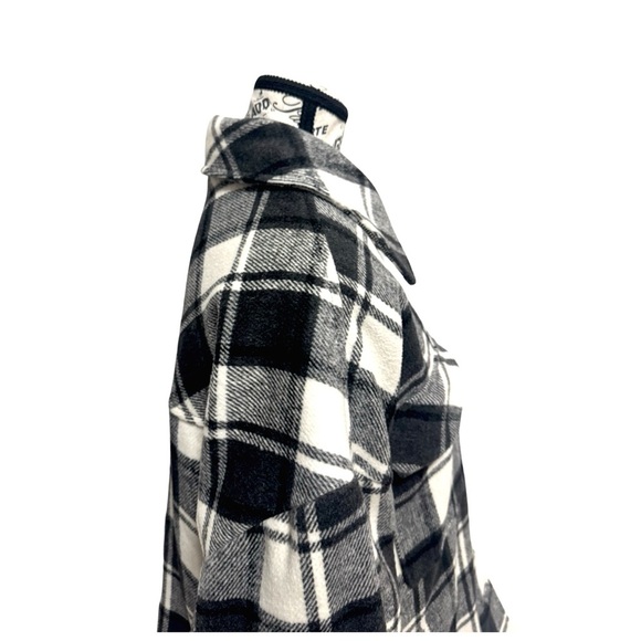 Garage Women’s Plaid Button-Up Coat. Size Large - Picture 7 of 14